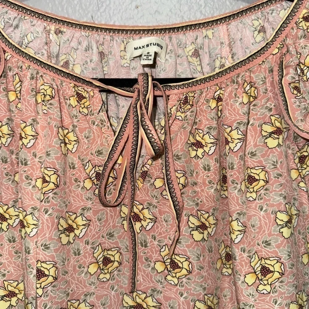 Max Studio Rayon Floral Flutter Sleeve Top, Size Small - Picture 2 of 6